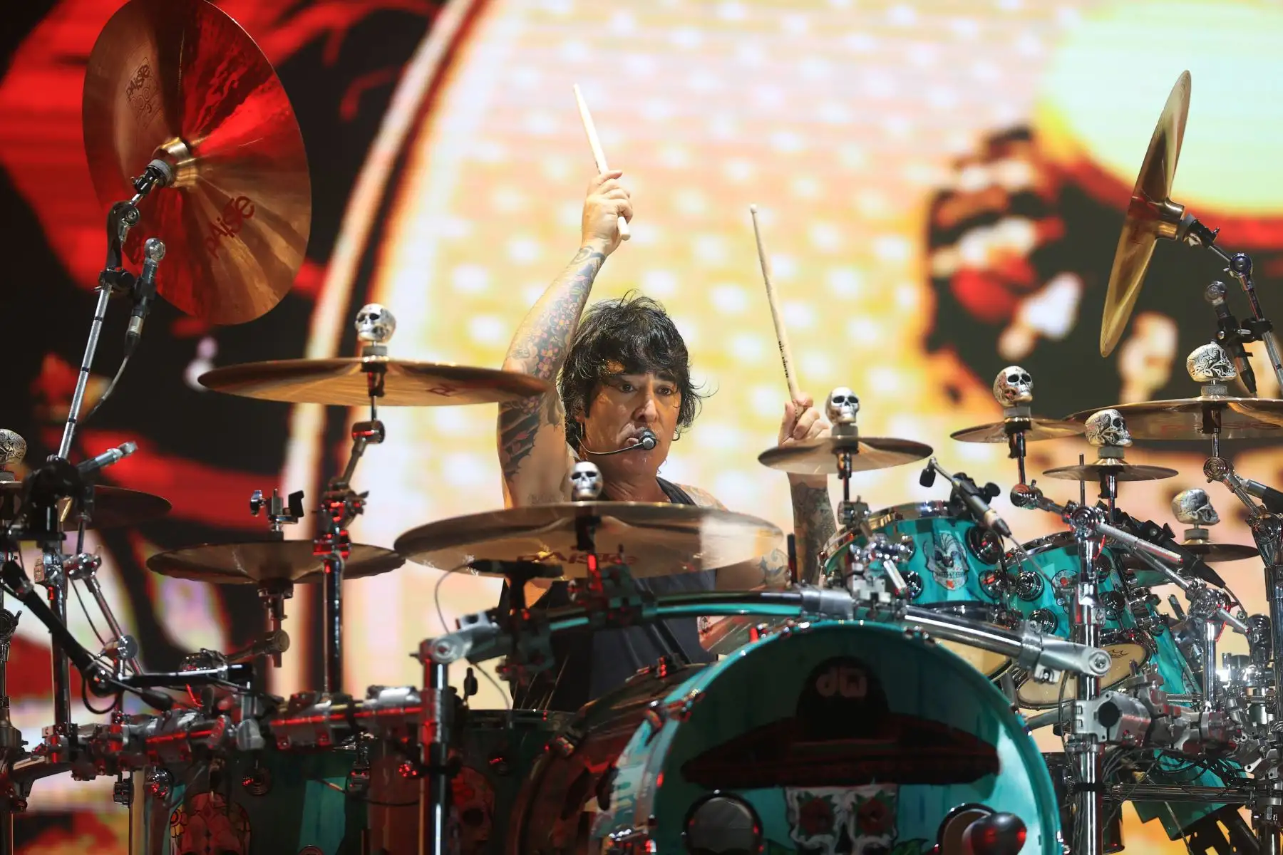 El estadio de la Universidad San Marcos fue el escenario para que la  banda mexicana Maná liderada por Fher, deleitara esta noche al público peruano, ofreciendo sus clásicos del rock en español y temas emblemáticos que han marcado la historia de la música.
Foto: ANDINA/Jhonel Rodríguez