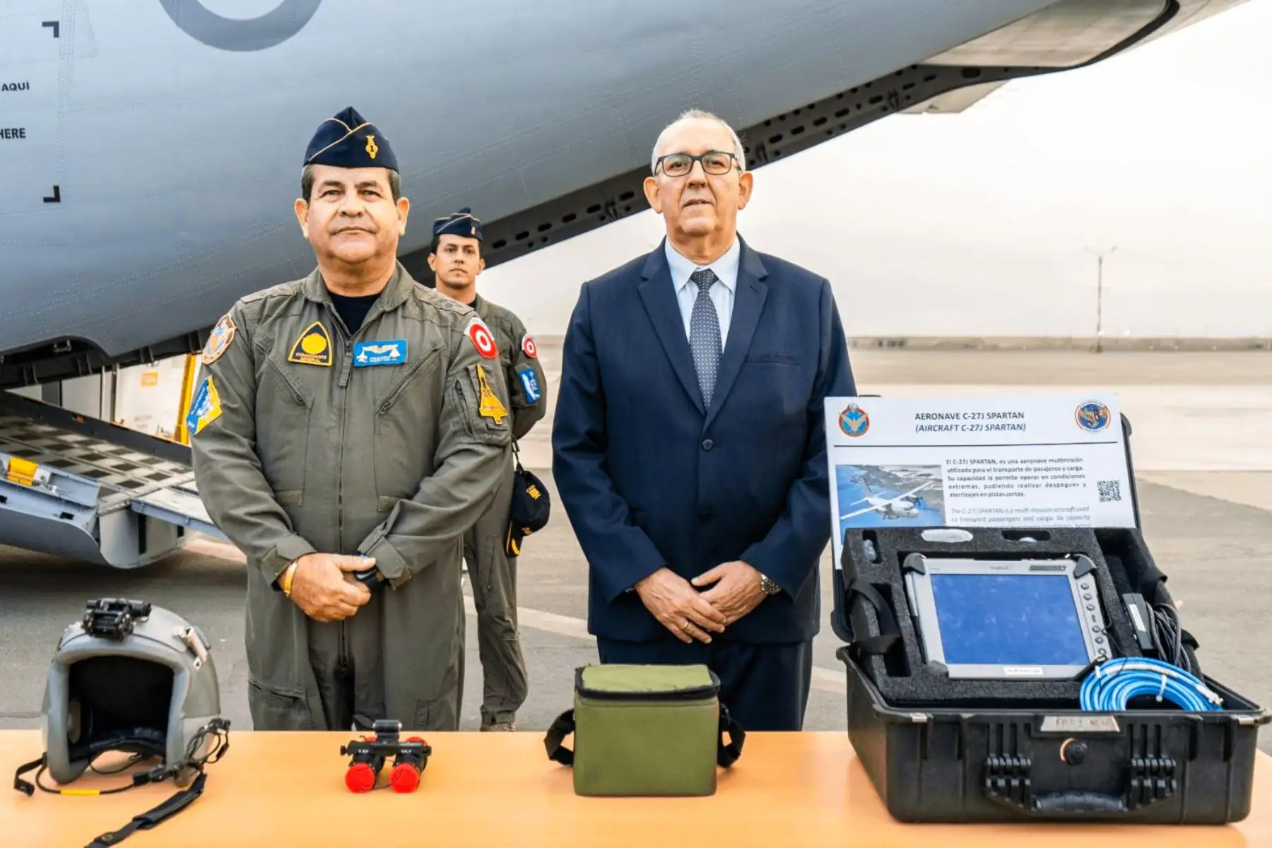 En representación del ministro Walter Astudillo, el viceministro de Recursos para la Defensa del Ministerio de Defensa participó en la ceremonia de presentación de resultados del Convenio Específico OFFSET entre las Fuerza Aérea del Perú y la empresa Leonardo S.p.A., en la Base Aérea del Callao.
Foto: ANDINA \ PCM