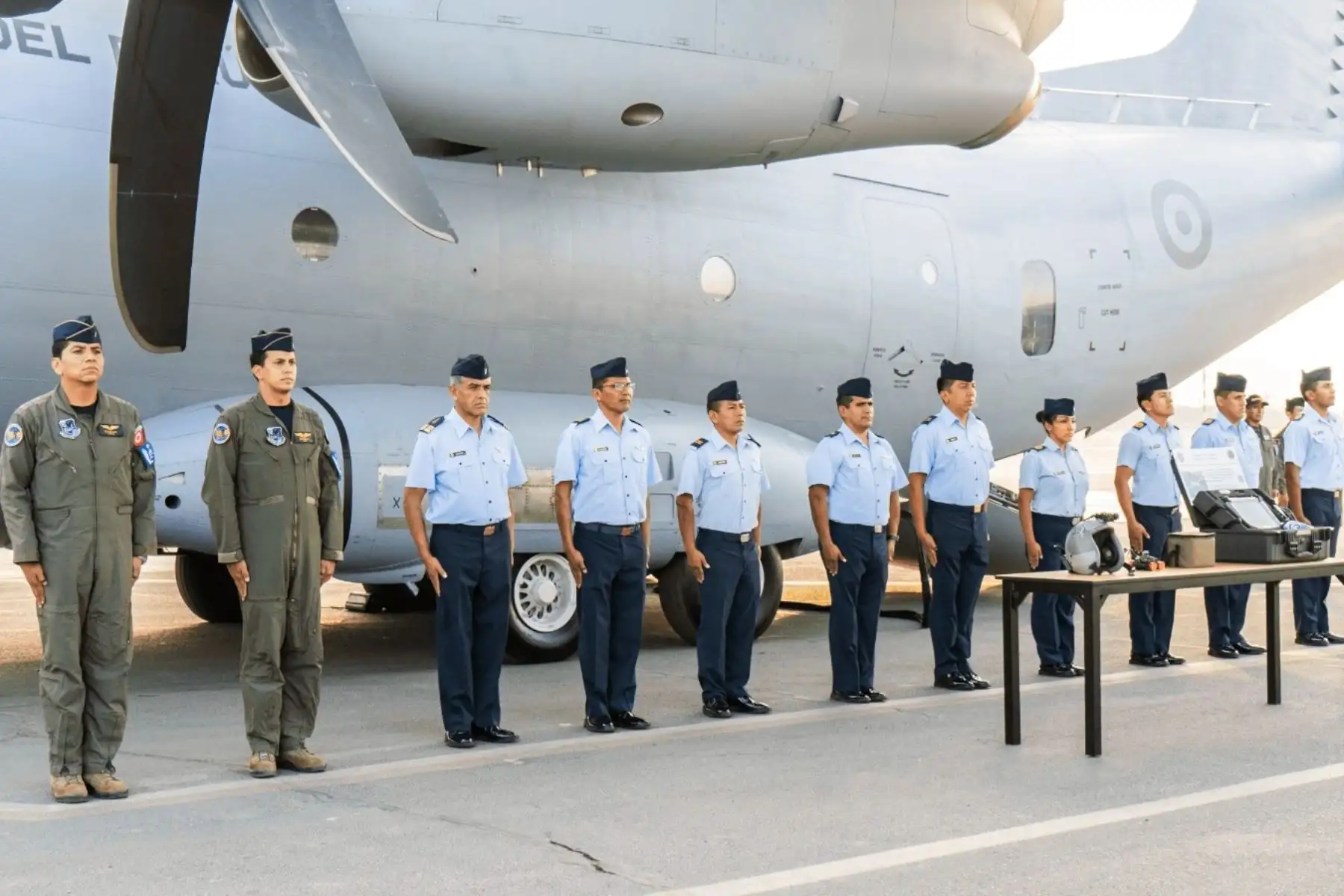 Como parte de este convenio, siete especialistas de Leonardo S.p.A., con la colaboración de técnicos de la Fuerza Aérea del Perú, realizaron trabajos de mantenimiento de una aeronave Spartan N° 328, permitiendo prolongar el tiempo de vuelo para ocho años más.
Foto: ANDINA \ PCM