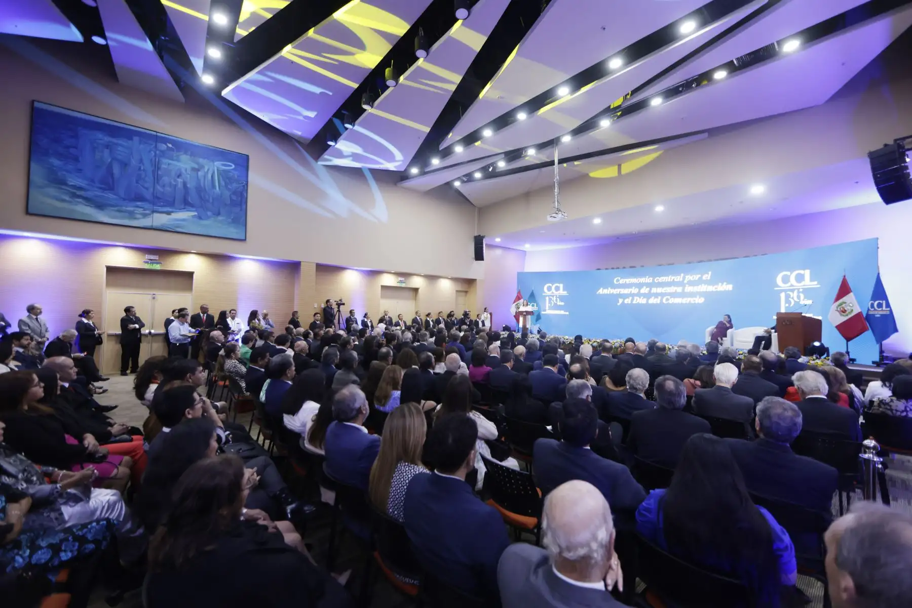 Presidenta de la república, Dina Boluarte, participó en la ceremonia por el 136° Aniversario de la Cámara de Comercio de Lima - CCL y Día del Comercio.
 Foto: ANDINA/Presidencia Perú