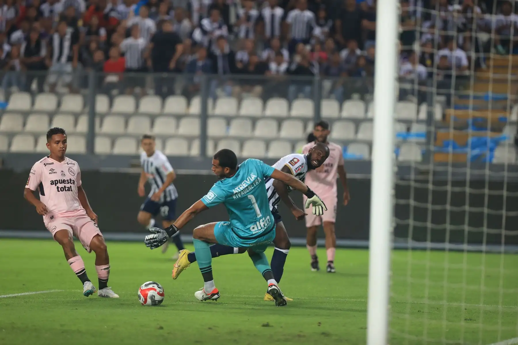 Con un gol tempranero de Cristian Neira (6