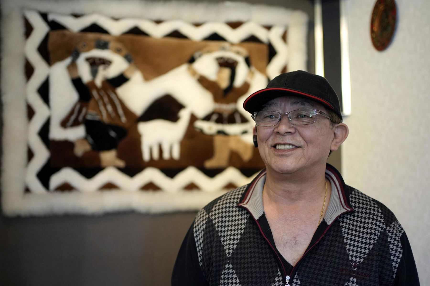 Juan Luis Uchima de Perú sonríe en su restaurante peruano Tiki en la ciudad de Aikawa, Prefectura de Kanagawa, cerca de Tokio, Japón, Foto: EFE