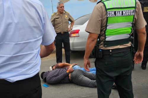 Agentes de la policía nacional frustran asalto en el distrito de San Miguel. ANDINA/Difusión