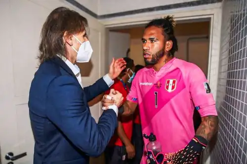 Pedro Gallese junto a Ricardo Gareca en la selección peruana.