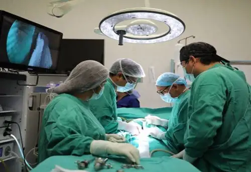 En tiempo récord, los médicos del Hospital II Chocope, de la Red La Libertad de EsSalud, salvaron a un menor de 4 años, quien se tragó una moneda de 10 céntimos y quedó alojado en su esófago.