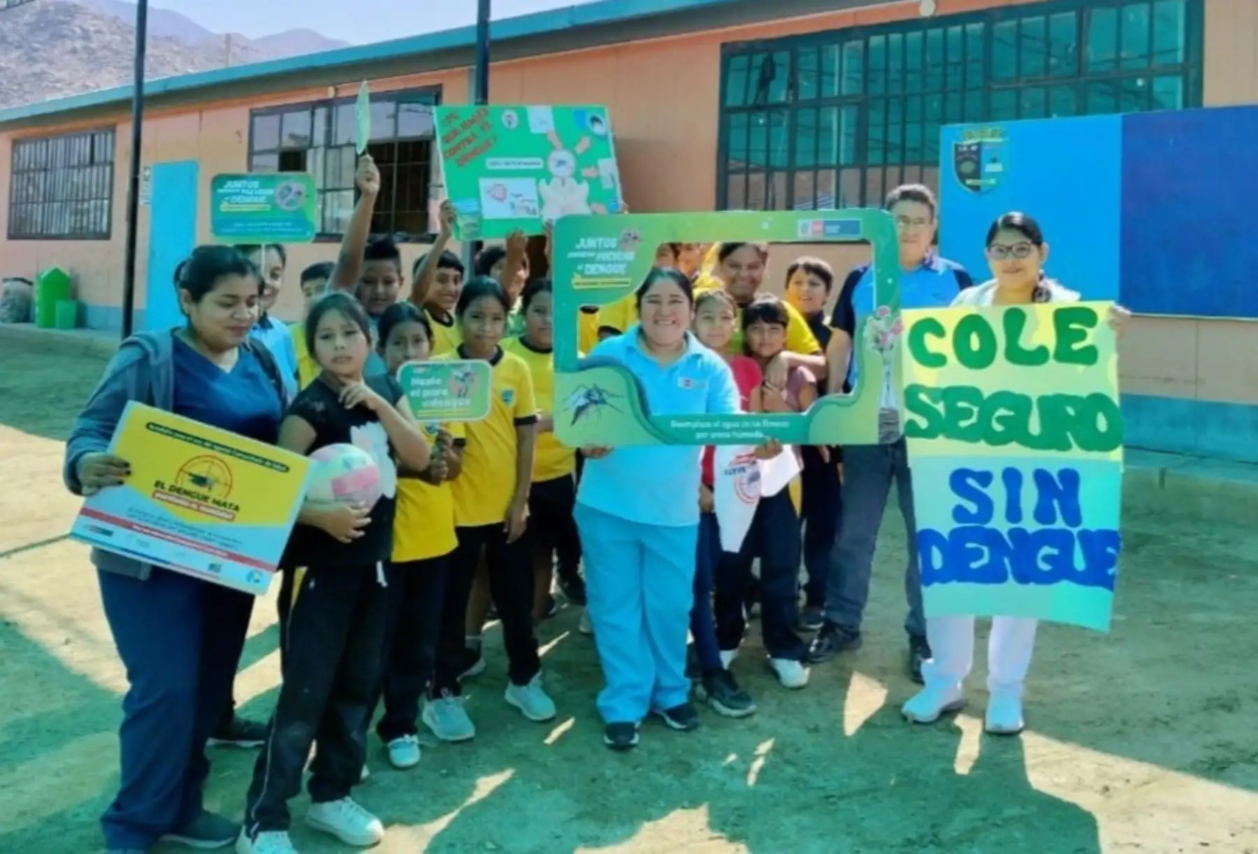 Con la finalidad de reducir los contagios de esta peligrosa enfermedad y evitar más muertes, en la región Áncash inició con gran expectativa la campaña nacional “Cole seguro, sin dengue y sin zancudos”.