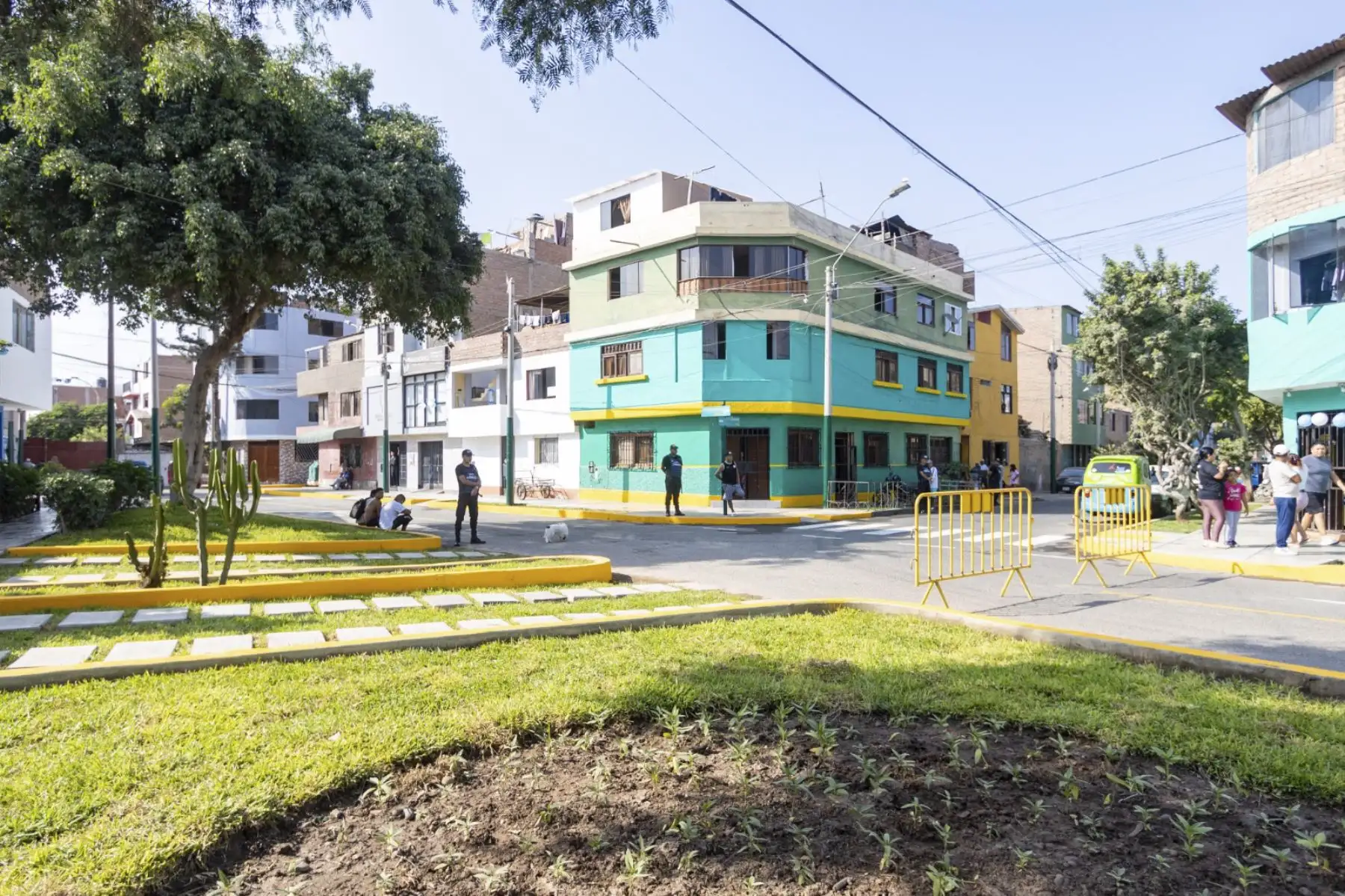 En el marco del programa  Surco Barrio, programa de recuperación urbana que pone en valor zonas que durante mucho tiempo han estado abandonadas en el distrito, Hoy entregamos la primera zona recuperada ubicada en el JR. María Parado de Bellido. Foto: Municipalidad de Surco