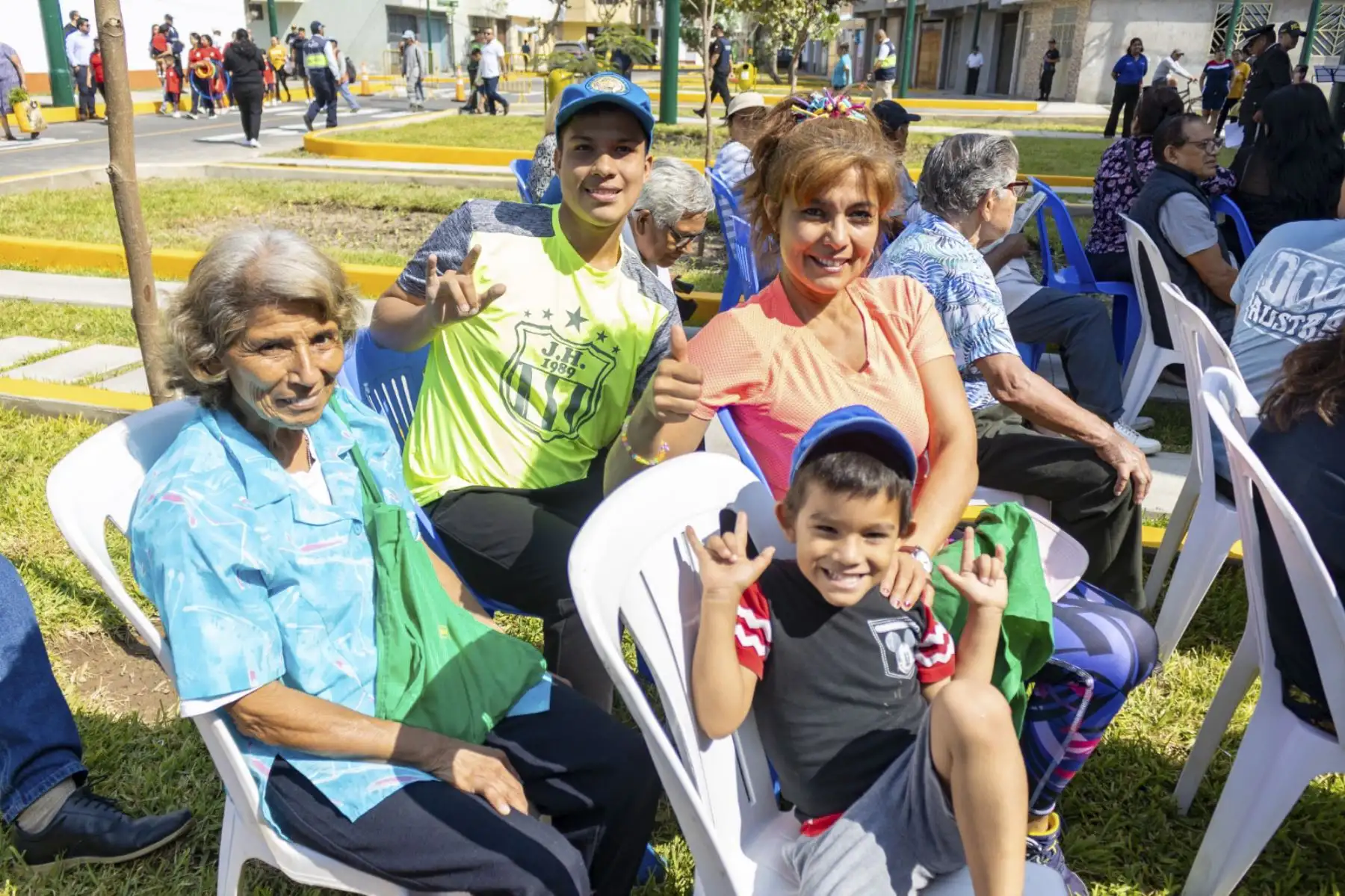 En el marco del programa  Surco Barrio, programa de recuperación urbana que pone en valor zonas que durante mucho tiempo han estado abandonadas en el distrito, Hoy entregamos la primera zona recuperada ubicada en el JR. María Parado de Bellido. Foto: Municipalidad de Surco