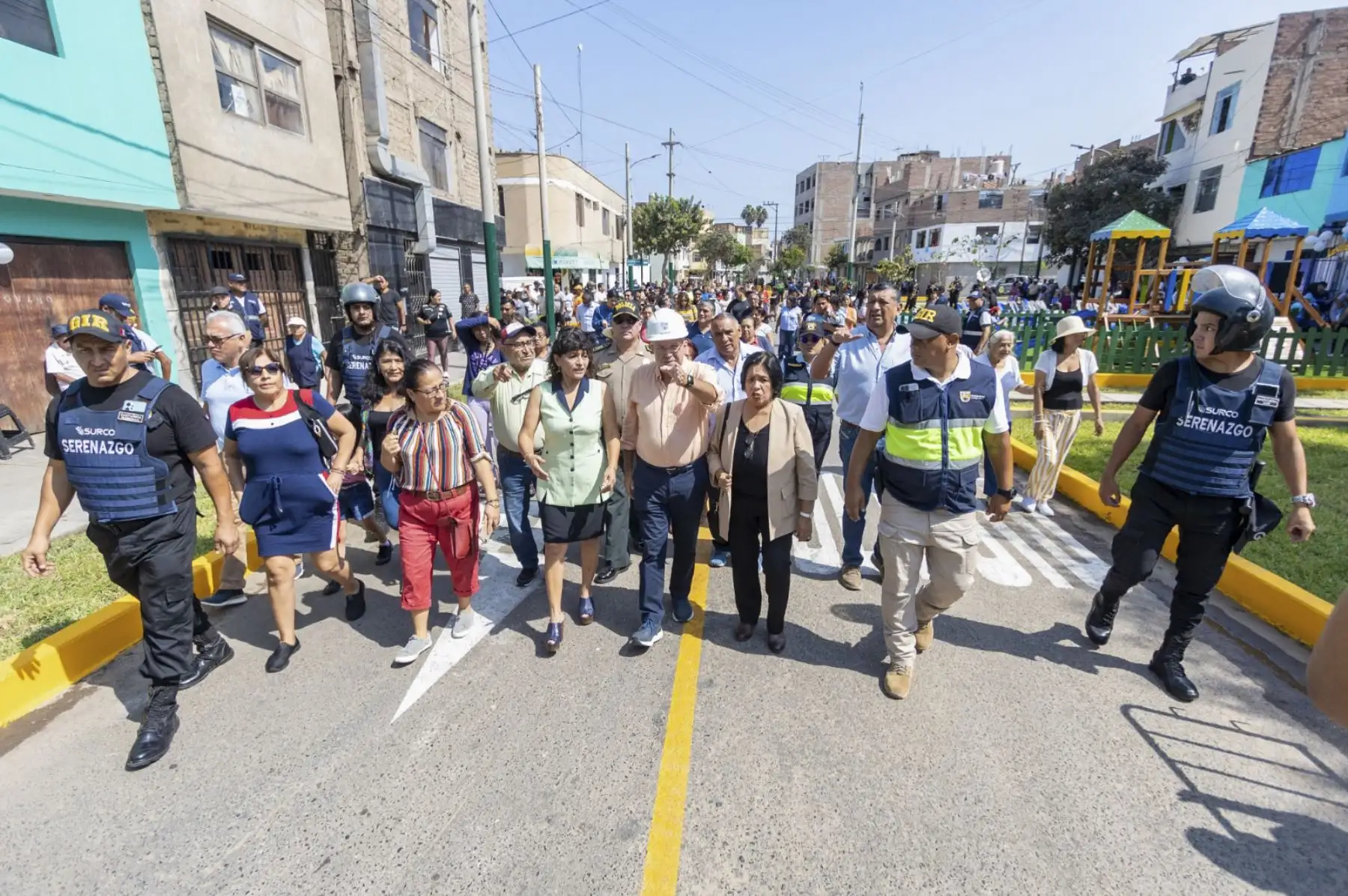 En el marco del programa  Surco Barrio, programa de recuperación urbana que pone en valor zonas que durante mucho tiempo han estado abandonadas en el distrito, Hoy entregamos la primera zona recuperada ubicada en el JR. María Parado de Bellido. Foto: Municipalidad de Surco