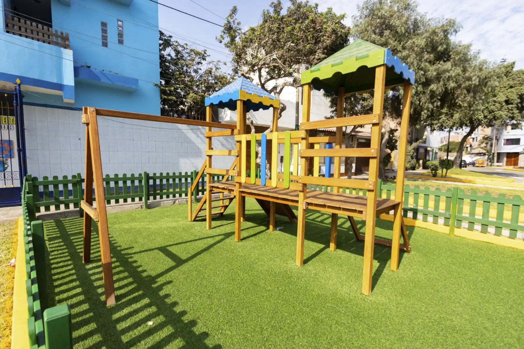En el marco del programa  Surco Barrio, programa de recuperación urbana que pone en valor zonas que durante mucho tiempo han estado abandonadas en el distrito, Hoy entregamos la primera zona recuperada ubicada en el JR. María Parado de Bellido. Foto: Municipalidad de Surco