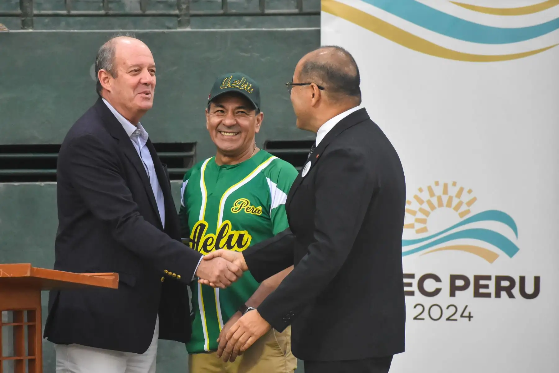 Se dio inicio al II Torneo de Softbol Interembajadas Apec Perú 2024 donde participan los equipos de Japón, Australia, Canadá, Chile, Corea, USA, Indonesia, Malasia y Tailandia. Foto: AELU