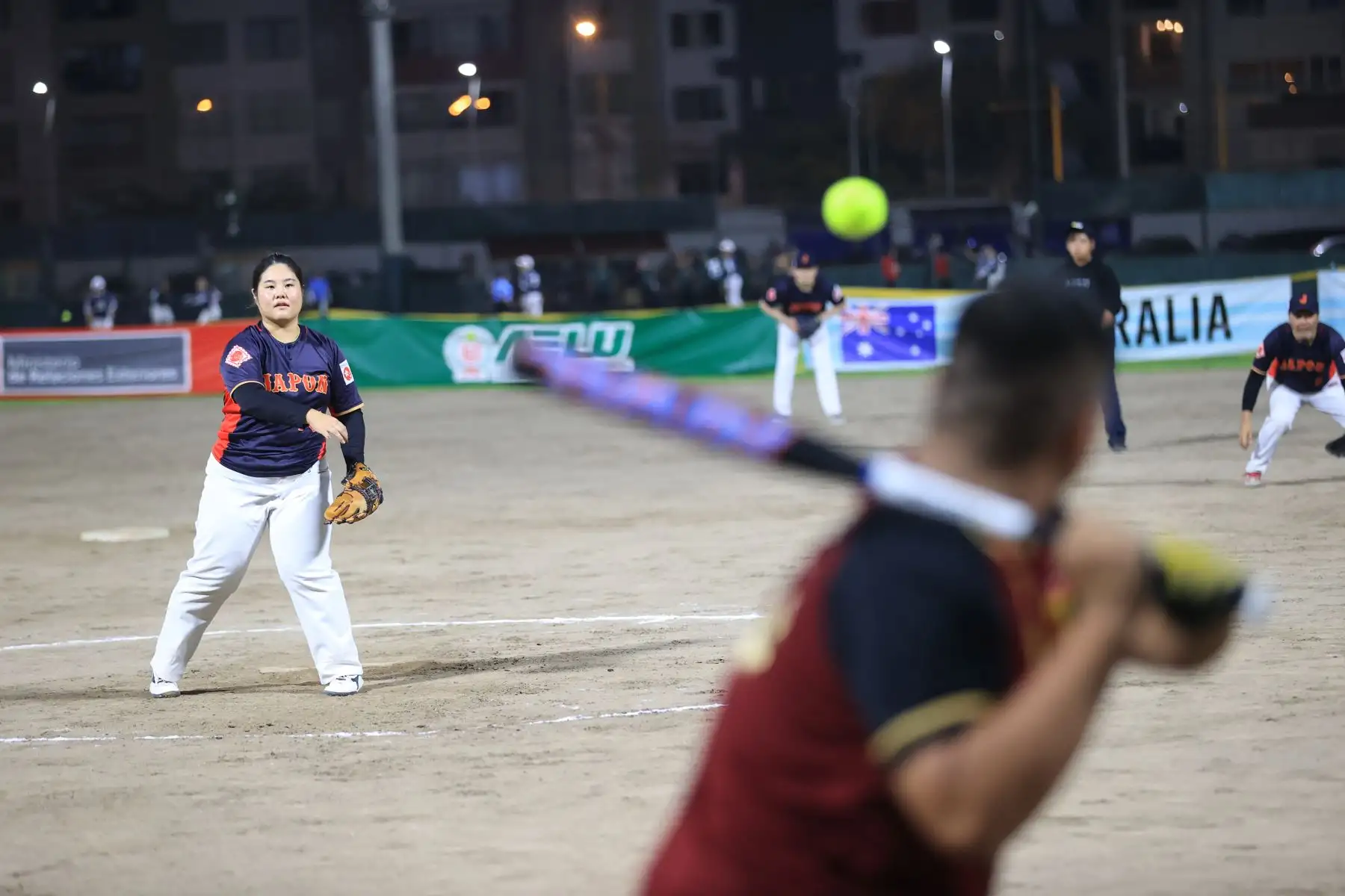 Partido inaugural entre los equipos de Japón y Asean (equipo de las embajadas de Indonesia, Malasia y Tailandia). De esta manera se dio inicio al II Torneo de Softbol Interembajadas Apec Perú 2024. Foto: ANDINA/Jhonel Rodríguez Robles