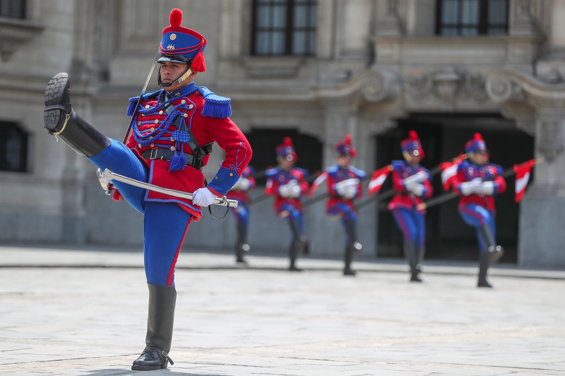 Tradicional cambio de guardia en Palacio de Gobierno. Foto: Presidencia