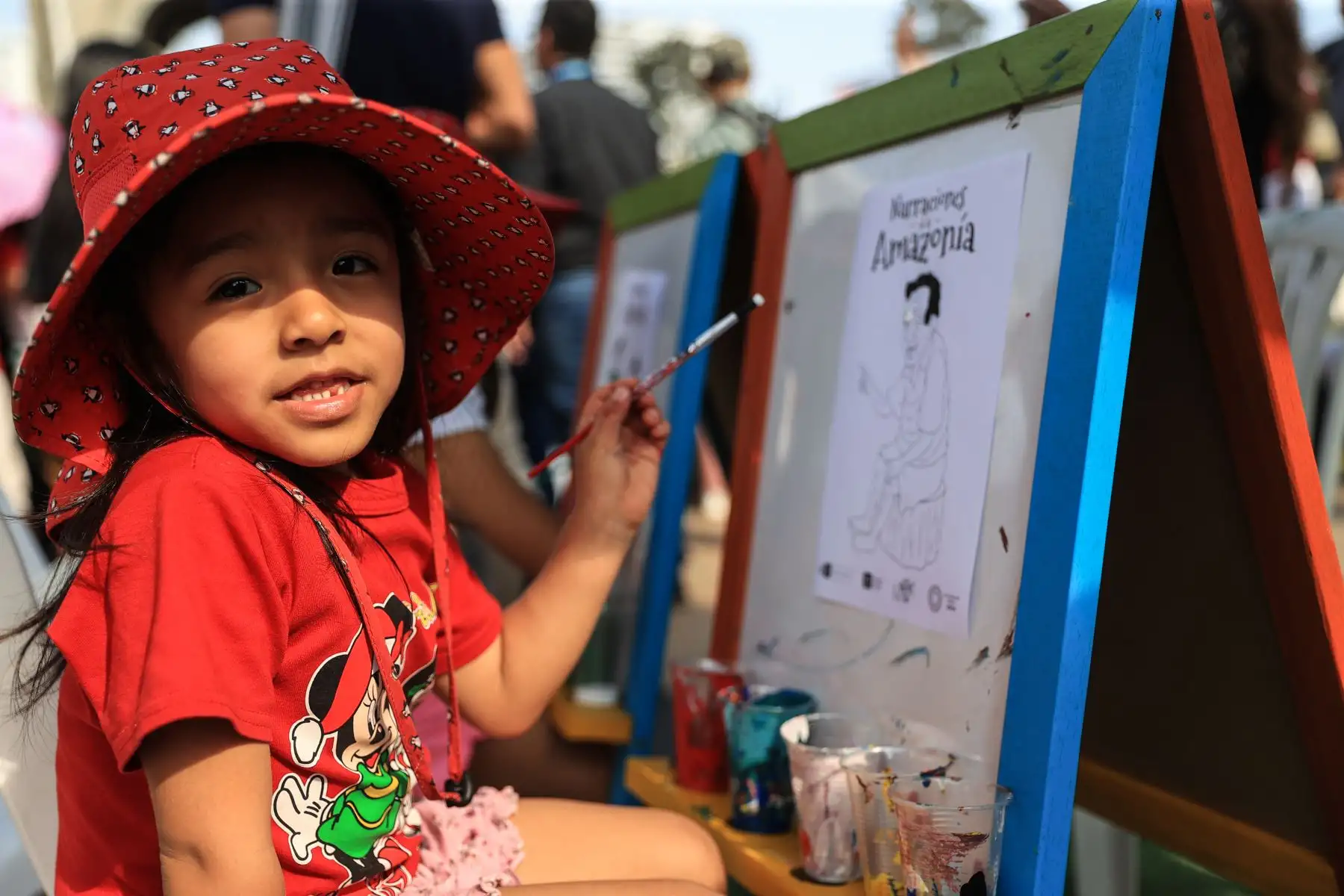 El "Gran Festival del Libro y la Lectura: ¡Un libro te cambia la vida!” se desarrolla en Campo de Marte. Niños, jóvenes y adultos acuden a disfrutar del evento. Foto: ANDINA/Jhonel Rodríguez Robles