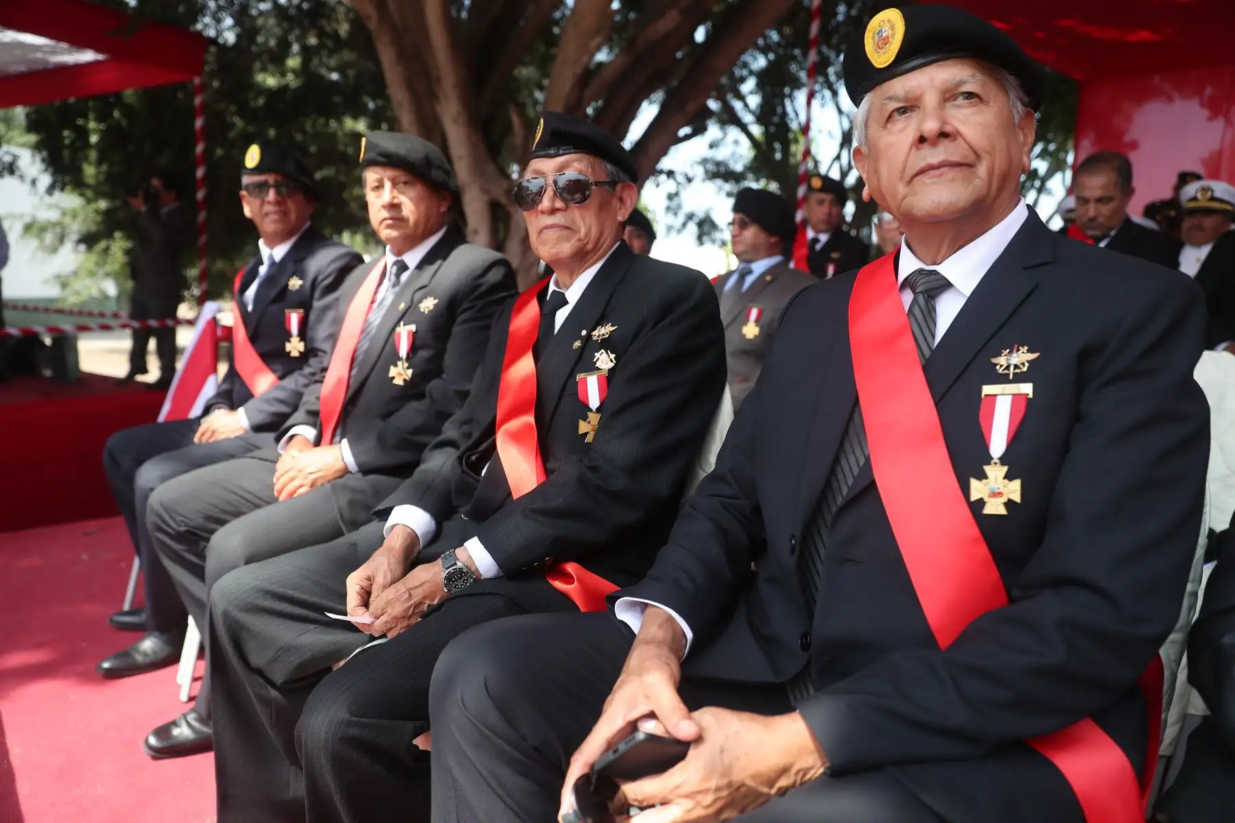 La presidenta de la República, Dina Boluarte, lideró la ceremonia por el XXVII aniversario de la operación Chavín de Huántar, Día del Valor Militar y Día de los Defensores de la Democracia. Foto: ANDINA/Presidencia