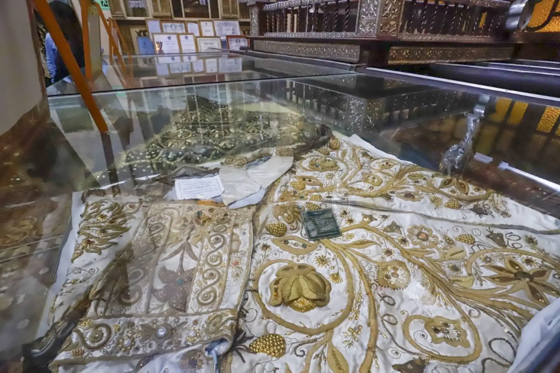 La ministra de Cultura se dirigió al Museo Cultural Religioso “Virgen de la Puerta”, donde se encuentran los diversos bienes que utiliza la sagrada imagen durante su festividad y presentes que recibe de sus fieles.
Foto: ANDINA/MINCUL