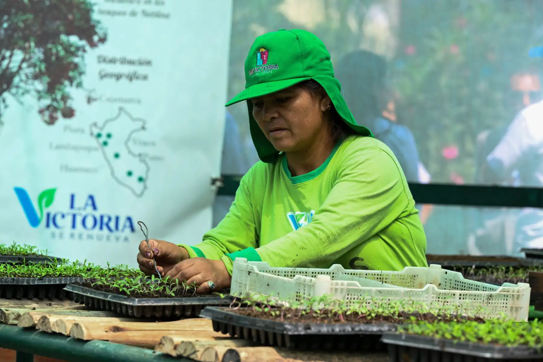 El ministro del Ambiente, Juan Carlos Castro Vargas, acompañado por el alcalde de la Victoria, Rubén Cano, participó en la conmemoración del Día Internacional de la Madre Tierra en La Victoria y Jesús María. Foto:Ministerio del Ambiente