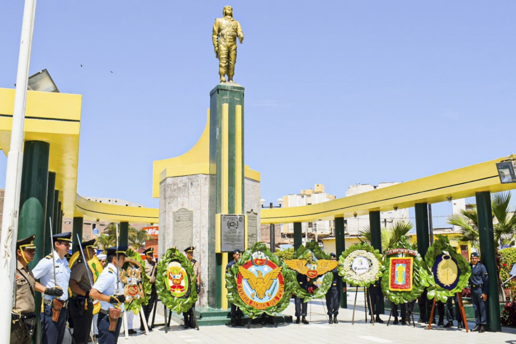 Ceremonia cívico-patriótica se desarrolló en el parque principal del distrito de Pimentel, región Lambayeque. Foto: ANDINA/Difusión