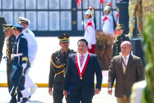 Titular del Congreso participó en ceremonia por aniversario de operación Chavín de Huántar