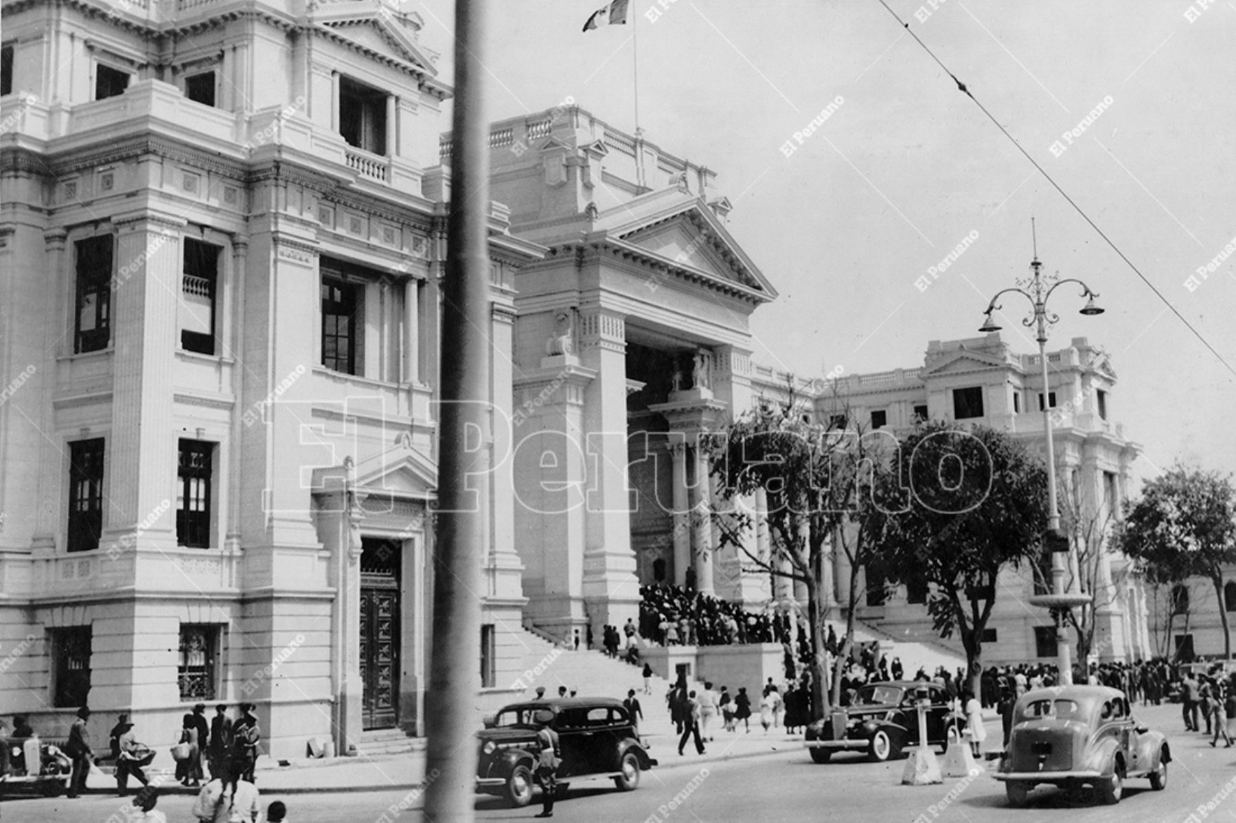 Lima - Década 1940 / Vista del Palacio de Justicia y parte del Paseo de los Héroes Navales. Foto: Archivo Histórico de El Peruano