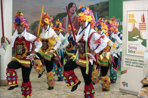 Con una demostración de danzas, Junín anunció las actividades por la Festividad del Señor de Muruhuay. Foto: ANDINA/Vidal Tarqui