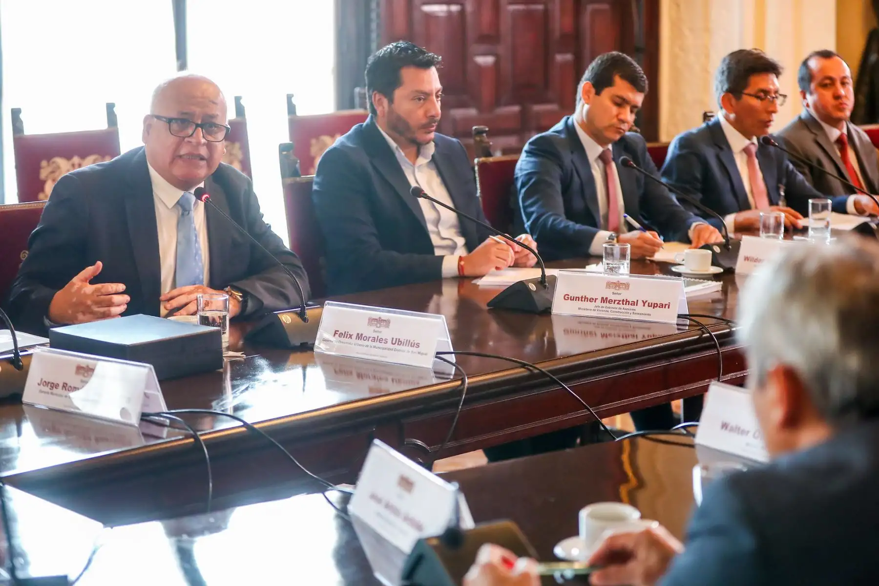 La presidenta de la república, Dina Ercilia Boluarte Zegarra, sostuvo una reunión de trabajo con el alcalde de la Municipalidad de San Miguel, Eduardo Bless Cabrejas.
Foto: ANDINA/Prensa Presidencia