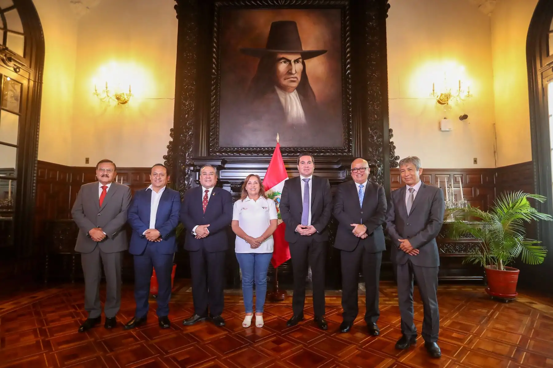 La presidenta de la república, Dina Ercilia Boluarte Zegarra, sostuvo una reunión de trabajo con el alcalde de la Municipalidad de San Miguel, Eduardo Bless Cabrejas.
Foto: ANDINA/Prensa Presidencia