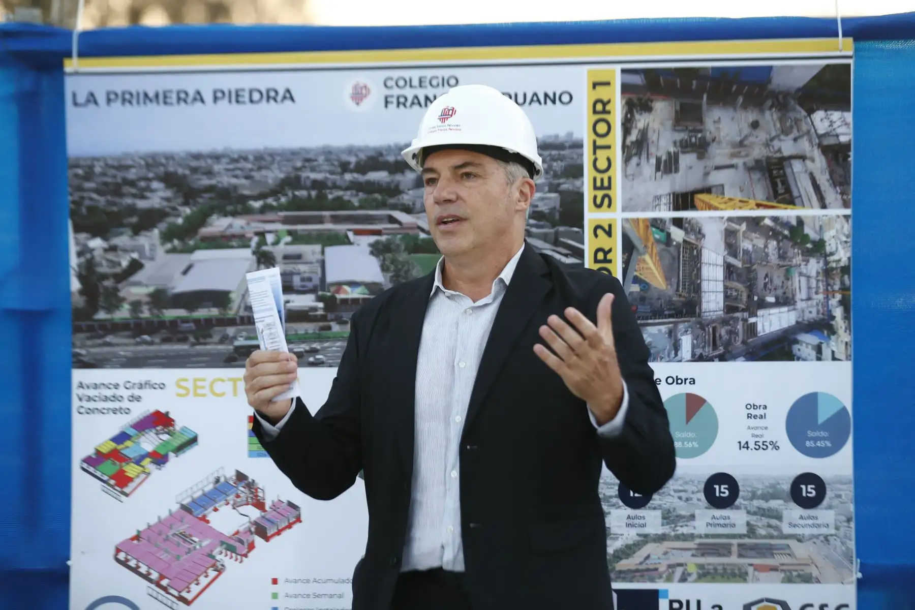 En una ceremonia especial, se colocó de manera simbólica la primera piedra de las nuevas instalaciones del Colegio Franco Peruano ubicado en Santiago de Surco. Foto: ANDINA/Daniel Bracamonte