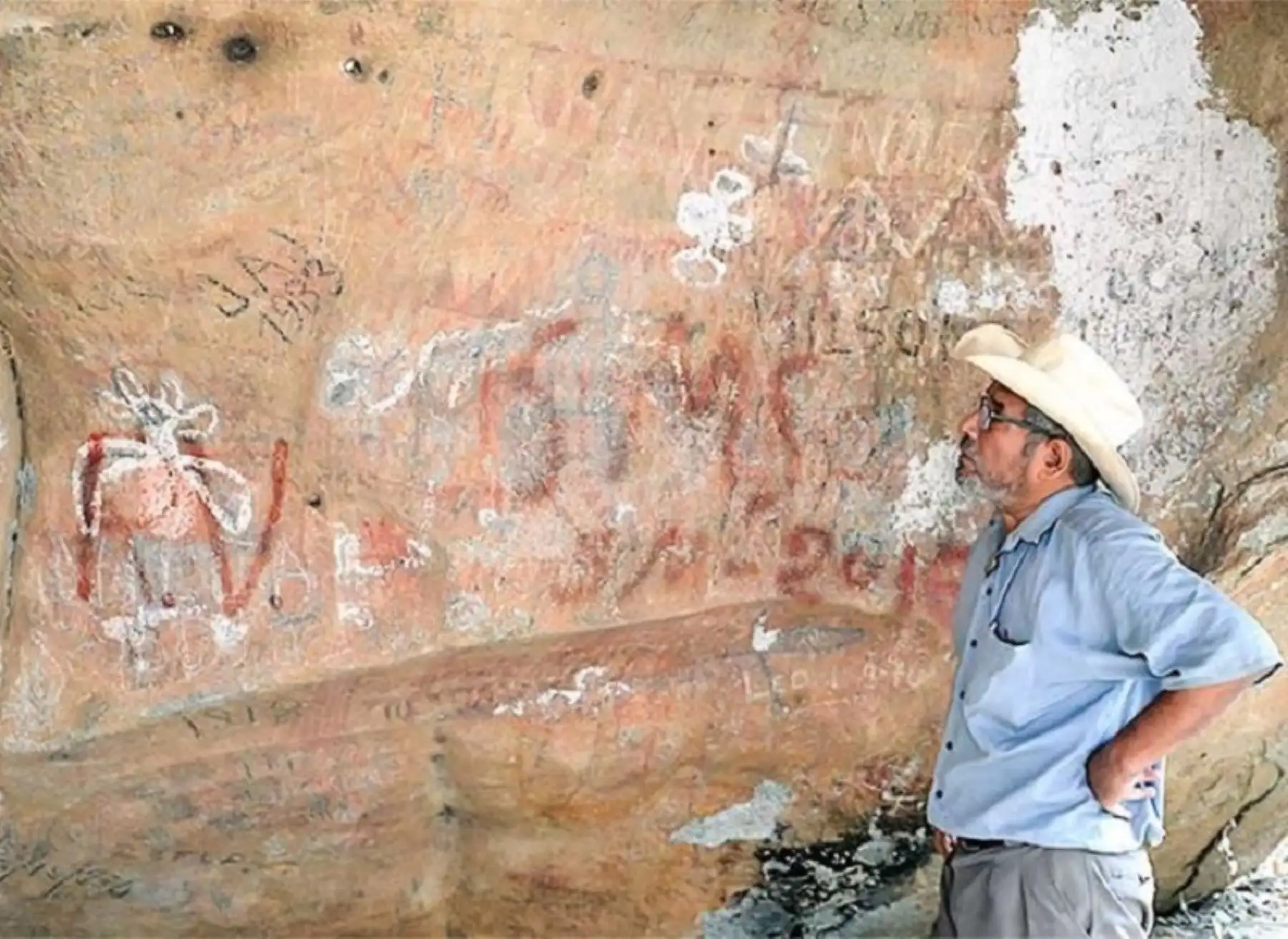 Descubren pinturas rupestres en refugio rocoso del cerro Centinela, ubicado en la provincia de Trujillo. Los gráficos pertenecen a diferentes épocas, desde el período prehispánico hasta primeras décadas del siglo 20. ANDINA/Difusión