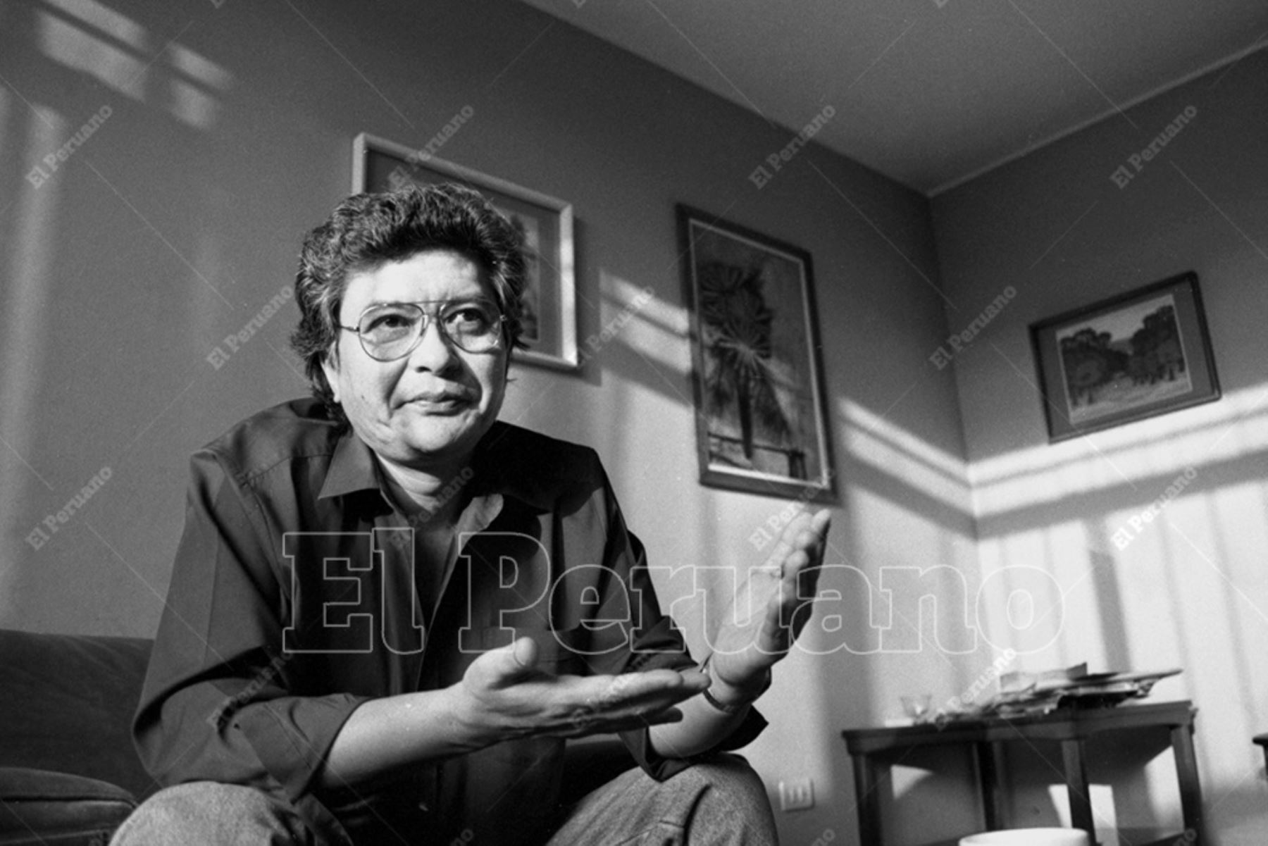 Lima - 28 marzo 1994 / Reconocido poeta trujillano José Watanabe, autor de Álbum de familia e Historia natural. Foto: Archivo Histórico de El Peruano / Martín Mejía
