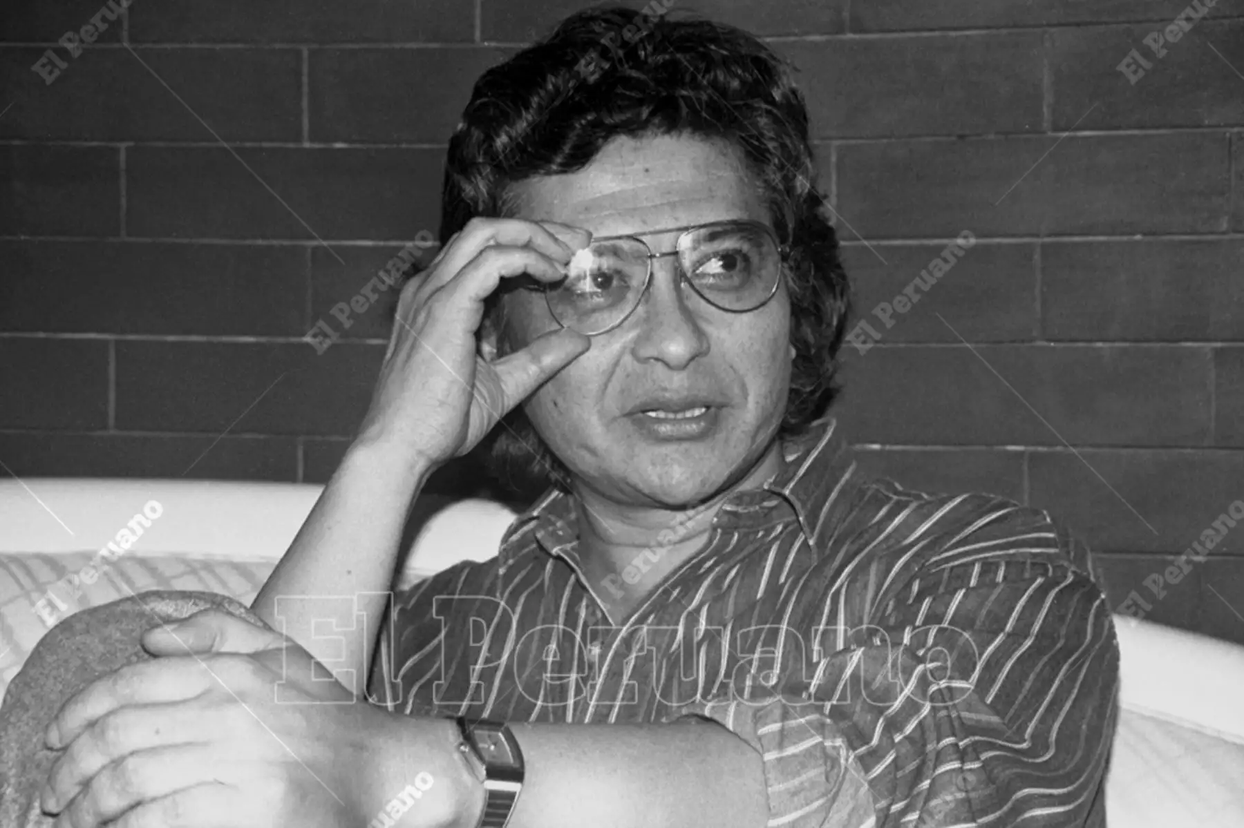 Lima - 5 enero 1994 / Entrevista al poeta  José Watanabe autor del poemario  Historia natural. Foto: Archivo Histórico de El Peruano / Fabián Zevallos