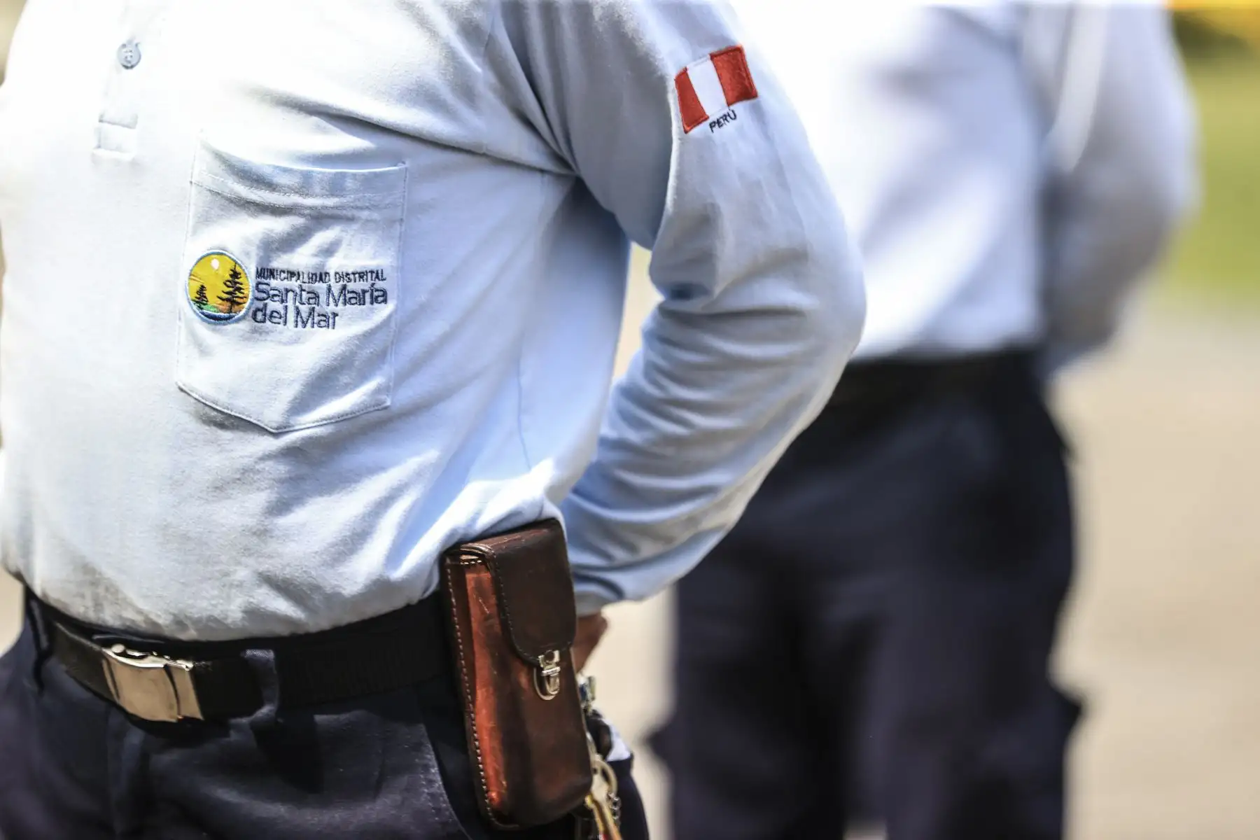 El alcalde Rafael López Aliaga lideró la ceremonia por el Día del Serenazgo Municipal acompañado de alcaldes y serenos de Lima Metropolitana. Con un desfile de escoltas y vehículos de seguridad en la Plaza de Armas de Lima, se llevó a cabo la ceremonia de reconocimiento hacia los serenazgos de la ciudad, hombres y mujeres que con su servicio fortalecen las acciones de vigilancia pública y apoyo en atención a los ciudadanos en situación de emergencia.  
Foto: ANDINA/Jhonel Rodríguez