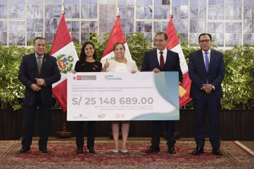 Presidenta Dina Boluarte lideró la premiación a los ganadores del PROINNÓVATE