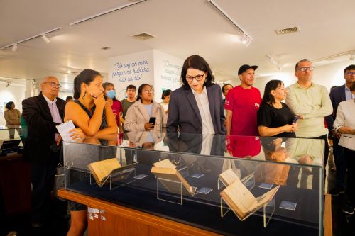 BNP inauguró exposición “Letras peruanas. Un recorrido por nuestro patrimonio”.
