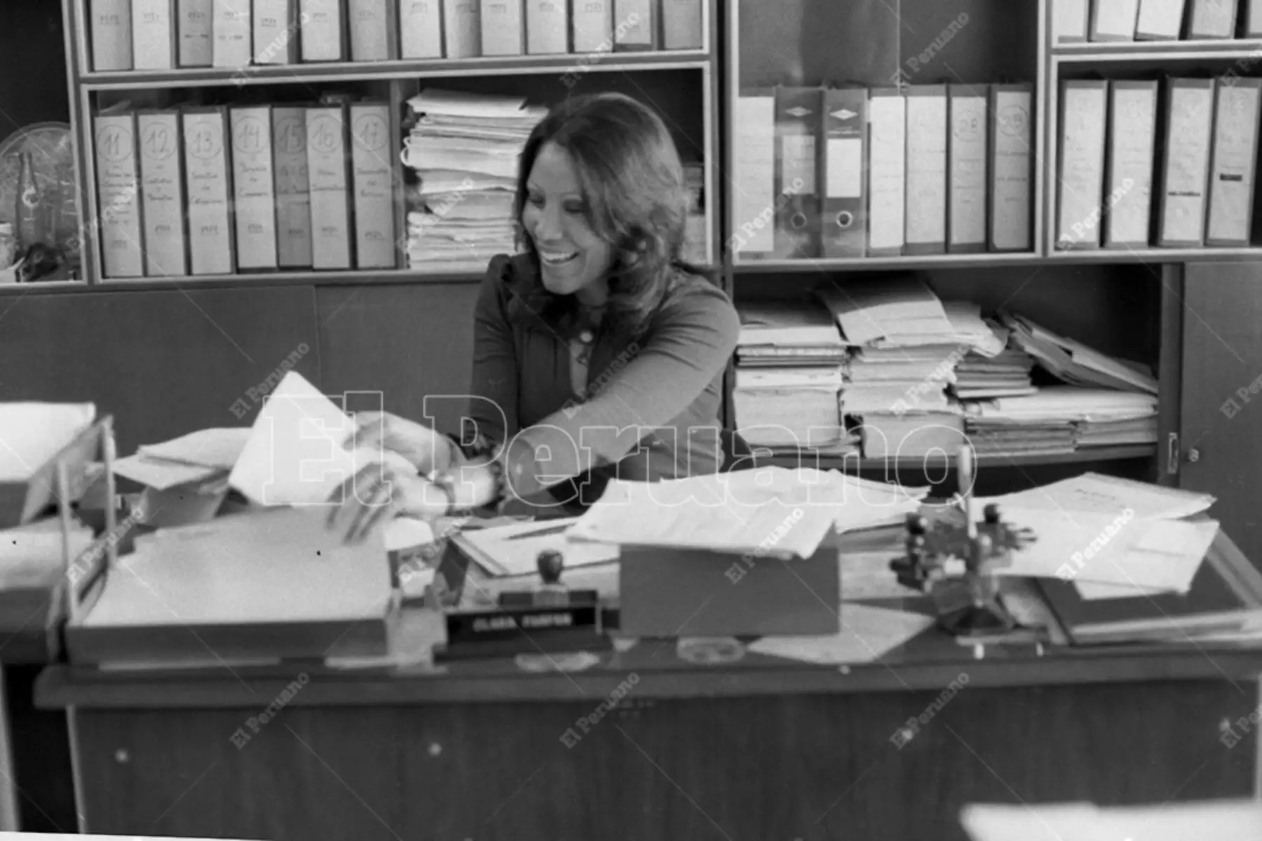 Lima - 18 noviembre 1974 / La secretaria realiza una amplia gama de tareas administrativas y de apoyo importantes para el funcionamiento eficiente de una empresa o institución pública. Foto: Archivo Histórico de El Peruano / Virgilio Molero