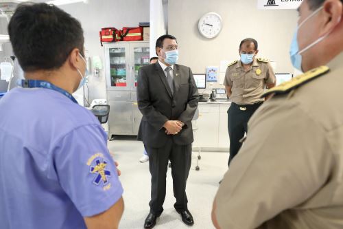 Presidente del Congreso, Alejandro Soto, visitó Hospital de la Policía.