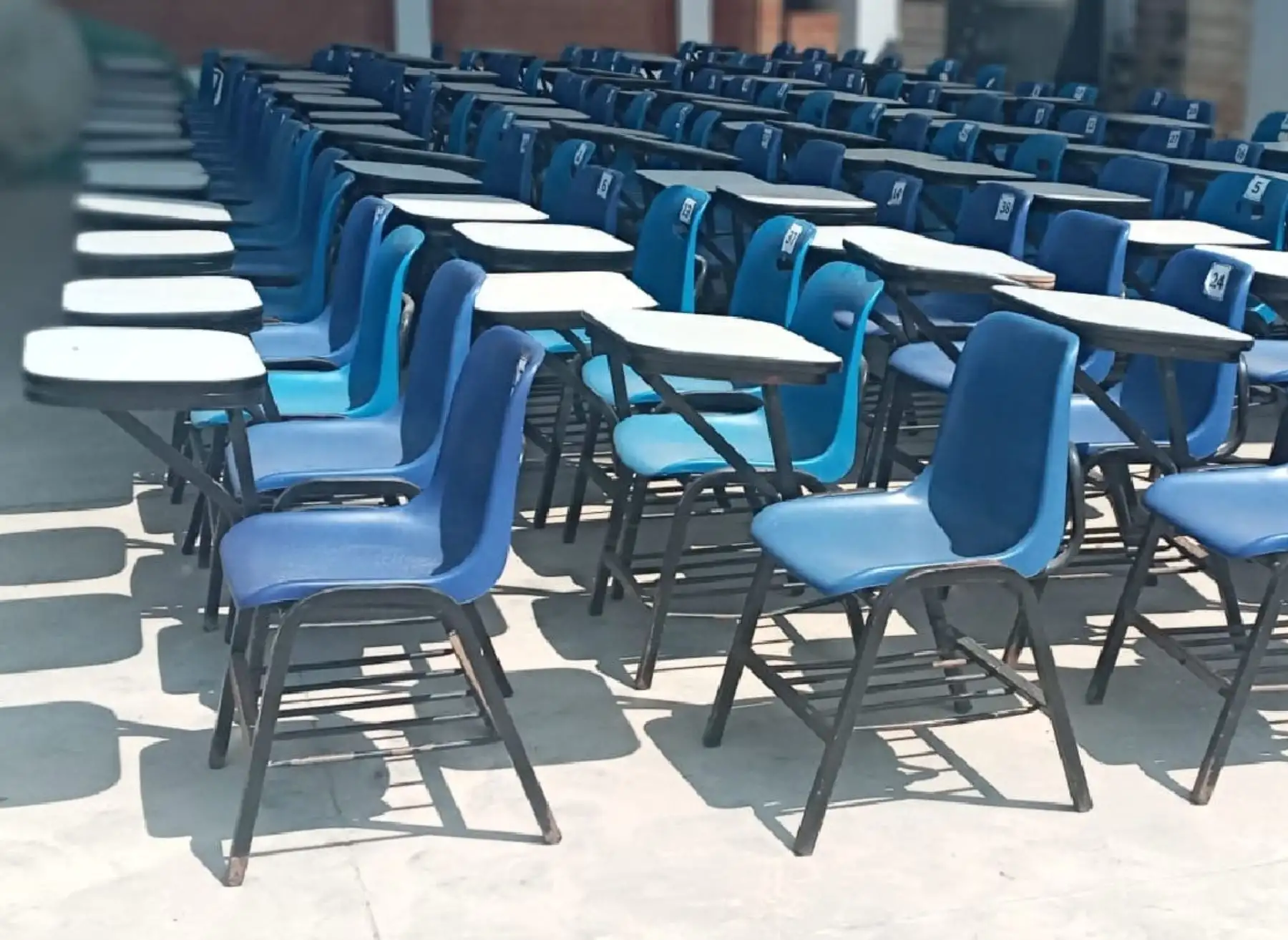 Diversos colegios de la provincia limeña de Cañete se beneficiarán con la donación de 700 carpetas que entregará la Universidad Nacional de Cañete. ANDINA/Difusión
