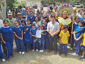 La ministra de Cultura, Leslie Urteaga, lanzó en Trujillo el programa que permite el ingreso gratuito de menores de edad, de 3 a 17 años, a los museos de todo el país, como Chan Chan. Foto: Luis Puell