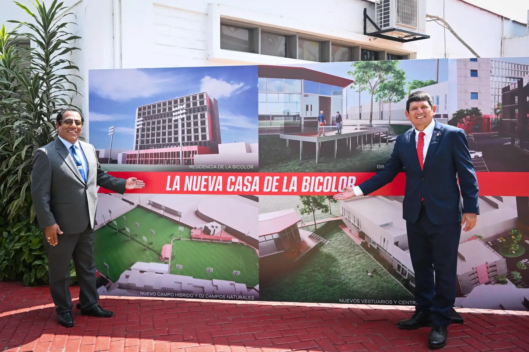 Con la presencia de Christian Cueva, Carlos Zambrano, Jorge Fossati y los representantes de la Federación Peruana de Fútbol, se llevó a cabo la ceremonia de colocación de la primera piedra de lo que será la próxima casa de la selección peruana en la Villa Deportiva Nacional. Según anunció Agustín Lozano, presidente de la FPF,  la obra tardará de 10 a 12 meses en ser construida, la nueva Videna contará con una residencia 5 estrellas, gimnasio, vestuarios, centro médico y un edificio corporativo.
Foto: ANDINA/FPF