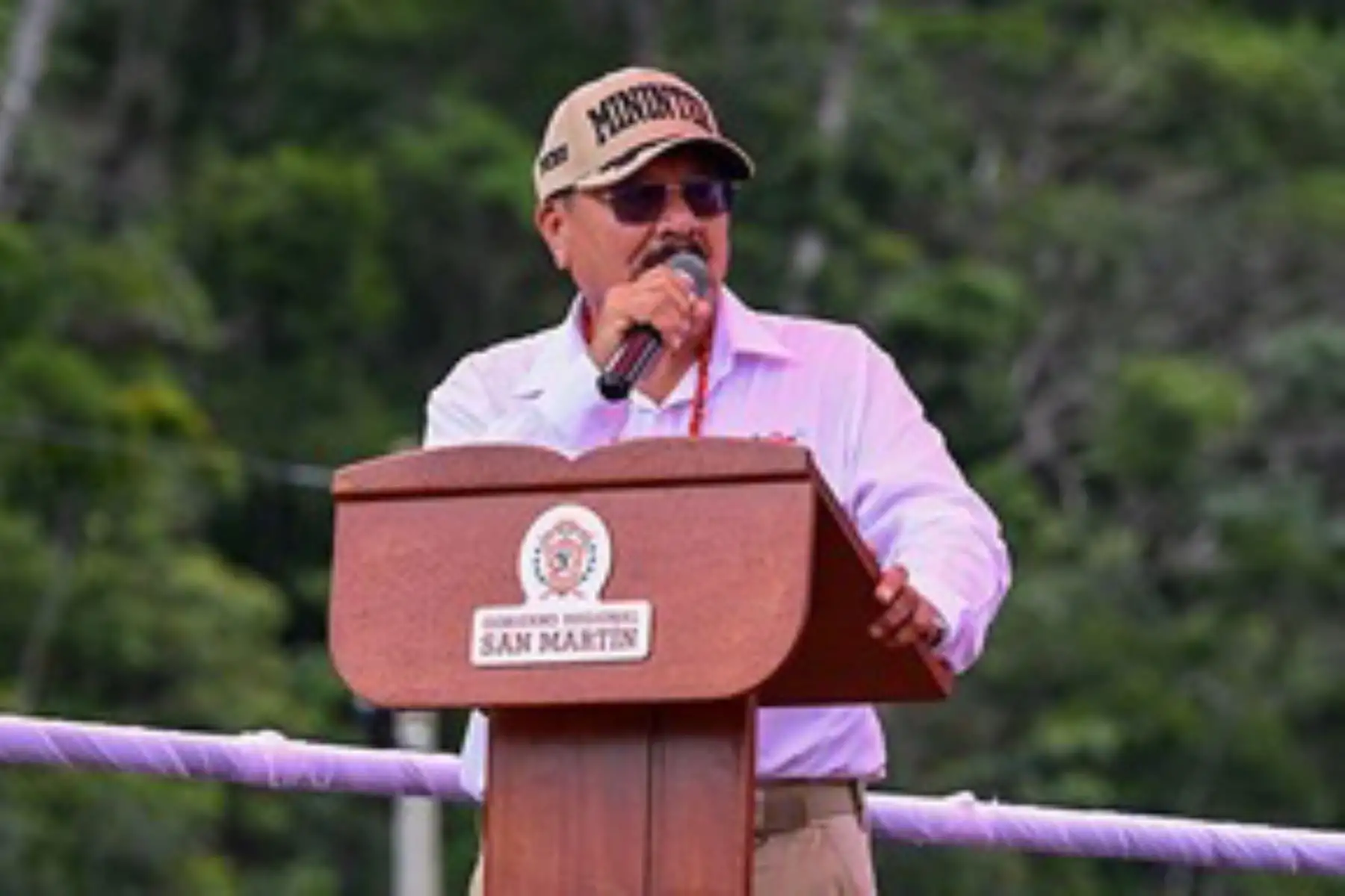 El titular del Interior, Walter Ortiz, sostuvo en Tarapoto una reunión de trabajo con el gobernador de San Martín, Walter Jiménez; y el titular del Ambiente, Juan Carlos Castro. Foto: ANDINA/Mininter