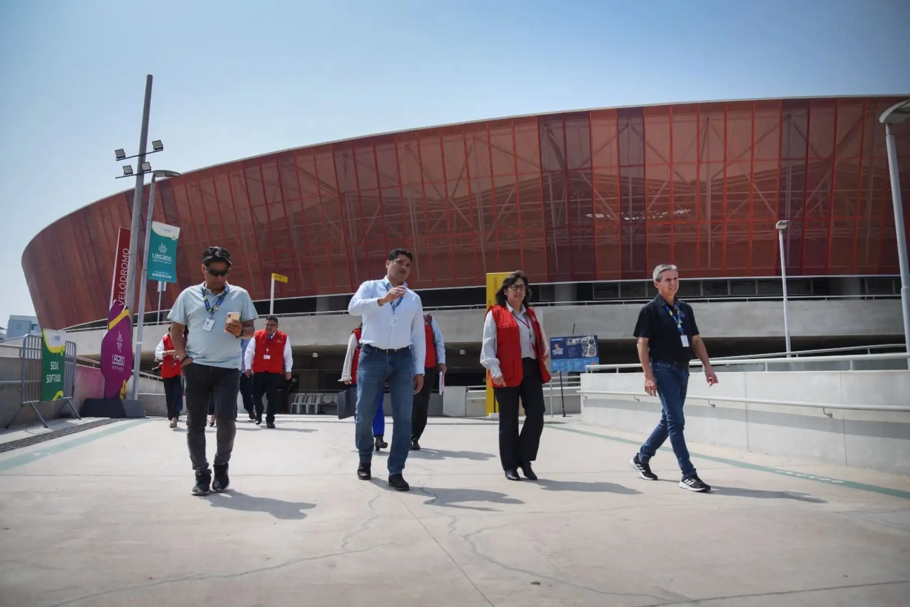 Tras un pedido expreso del director ejecutivo de LEGADO, funcionarios de la Contraloría General de la República visitaron las oficinas de la Sede Videna de Legado para coordinar labores. LEGADO entregó la información requerida por CGR, de diferentes áreas y procesos, colaborando con las acciones de control. El Proyecto Especial Legado en un claro gesto de transparencia, dispuso la entrega de información y las facilidades a los auditores enviados por la Contraloría General de la República, que inicia las acciones de control solicitadas.
Foto: ANDINA/Difusión