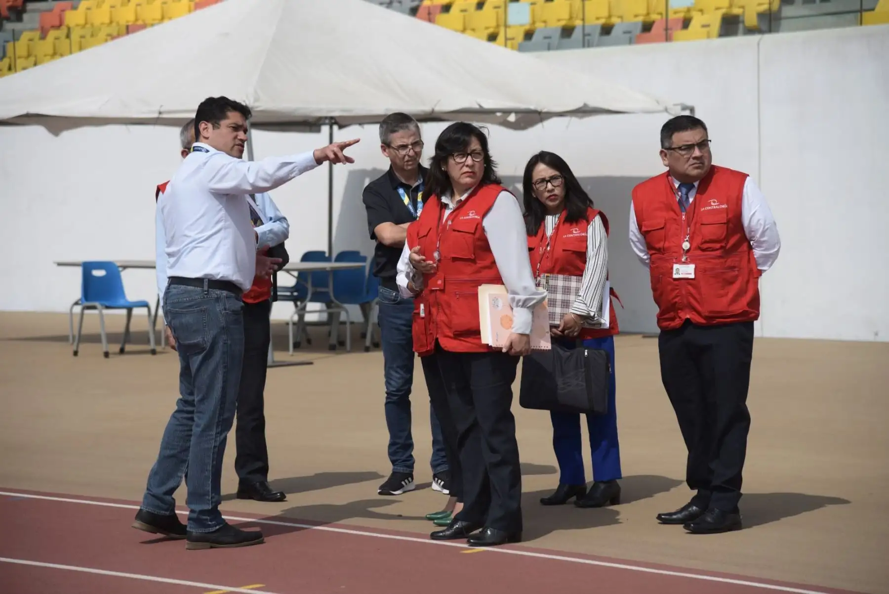 Tras un pedido expreso del director ejecutivo de LEGADO, funcionarios de la Contraloría General de la República visitaron las oficinas de la Sede Videna de Legado para coordinar labores. LEGADO entregó la información requerida por CGR, de diferentes áreas y procesos, colaborando con las acciones de control. El Proyecto Especial Legado en un claro gesto de transparencia, dispuso la entrega de información y las facilidades a los auditores enviados por la Contraloría General de la República, que inicia las acciones de control solicitadas.
Foto: ANDINA/Difusión