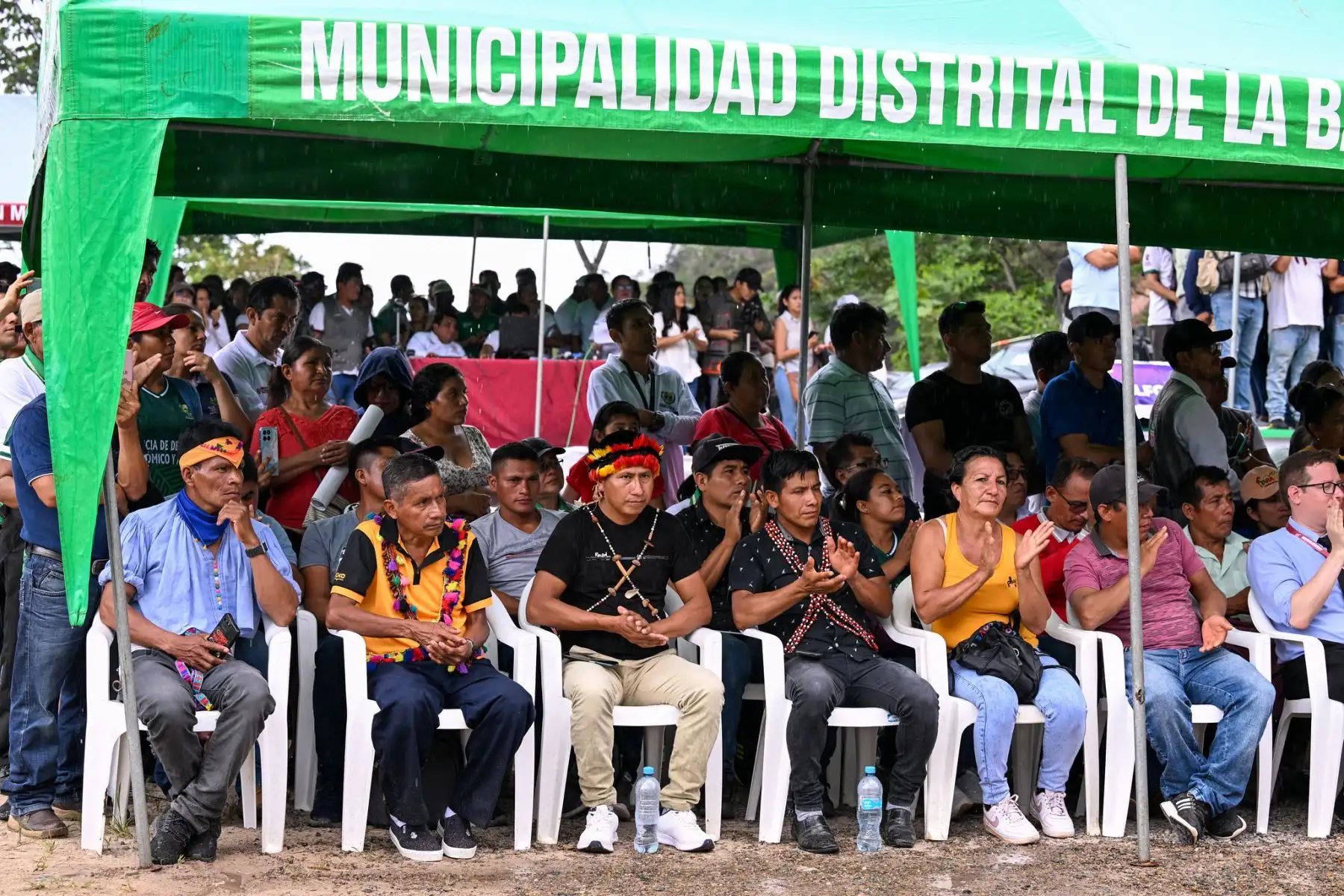 El acto protocolar de esta mañana contó con la participación del ministro del Interior, Walter Ortiz; el gobernador Walter Grundel; la alcaldesa provincial de San Martín, Lluni Perea; y los congresistas Karol Paredes, Héctor Cárdenas, Elmer Fernández y Carlos Alva.
Foto: ANDINA/MINAM