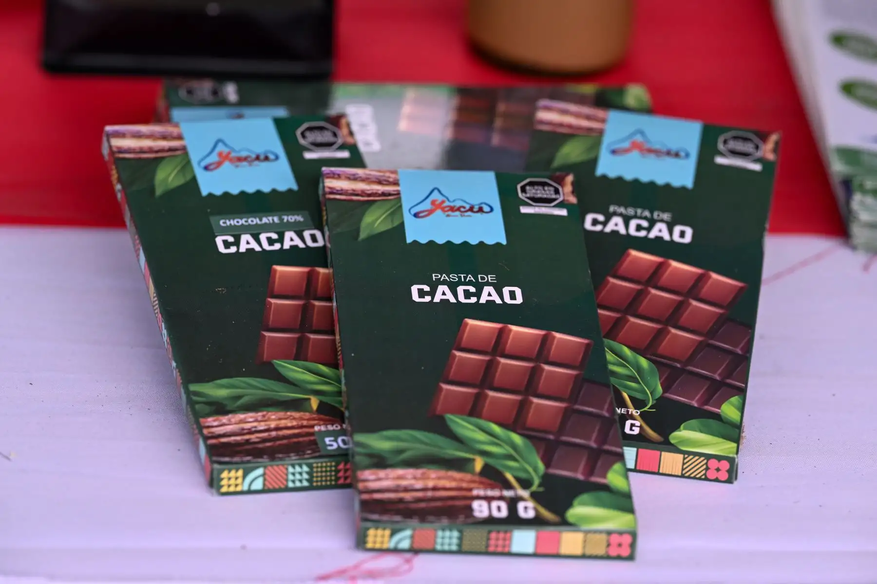 Durante el acto, desarrollado en el mirador de la catarata Ahuashiyacu, en el distrito de La Banda de Shilcayo, el ministro Castro indicó que se han otorgado más de 4 millones 762,000 soles en créditos a través de dos entidades financieras regionales, en beneficio de 948 micro, pequeñas y medianas empresas de la Amazonía peruana, que trabajan de manera sostenible con productos de la biodiversidad.
Foto: ANDINA/MINAM