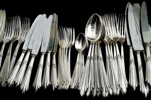 Cubiertos de metal (cucharas, tenedores, cucharitas, cuchillos). Foto: INTERNET/Medios