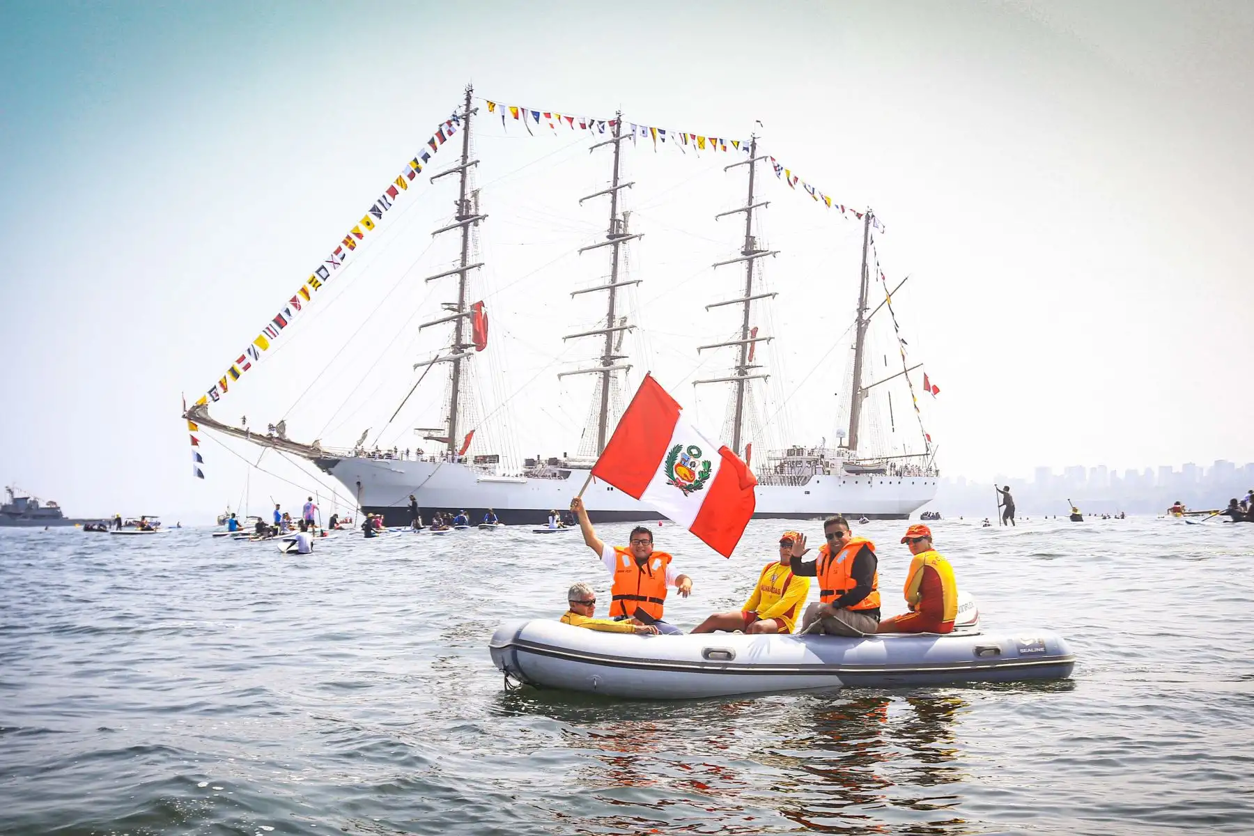 El Buque escuela B.A.P. Unión, retornó a territorio nacional tras recorrer 36,400 millas náuticas y 317 días de viaje. Este sábado, la nave embajadora de nuestro país, ancló en Chorrillos para recibir merecidos homenajes como el 