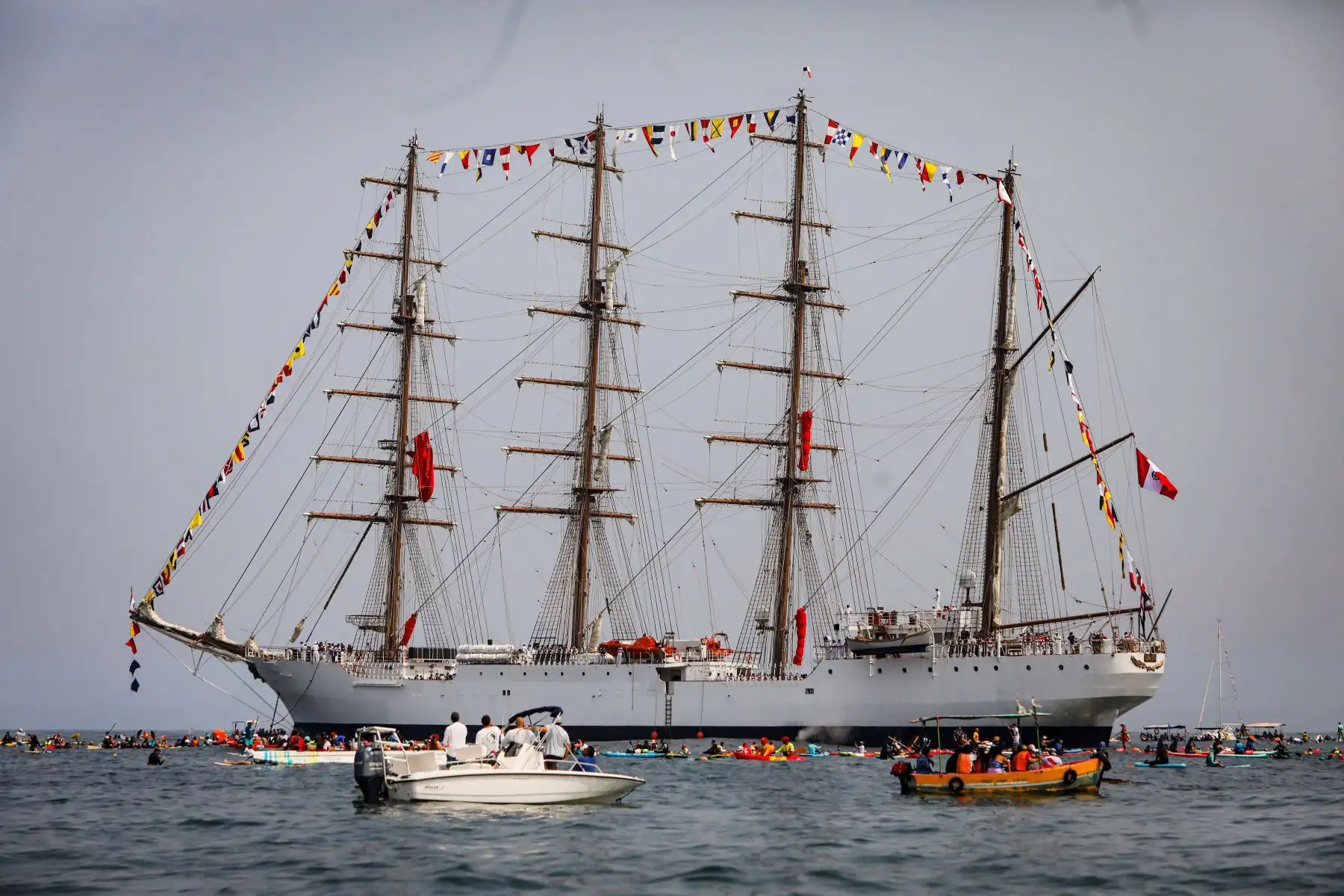 El Buque escuela B.A.P. Unión, retornó a territorio nacional tras recorrer 36,400 millas náuticas y 317 días de viaje. Este sábado, la nave embajadora de nuestro país, ancló en Chorrillos para recibir merecidos homenajes como el 
