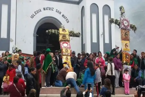 Milagrosa cruz de Matakaka y Dos de Mayo llegará al pueblo el 2 de mayo. Feligreses la esperan con espectacular recibimiento.