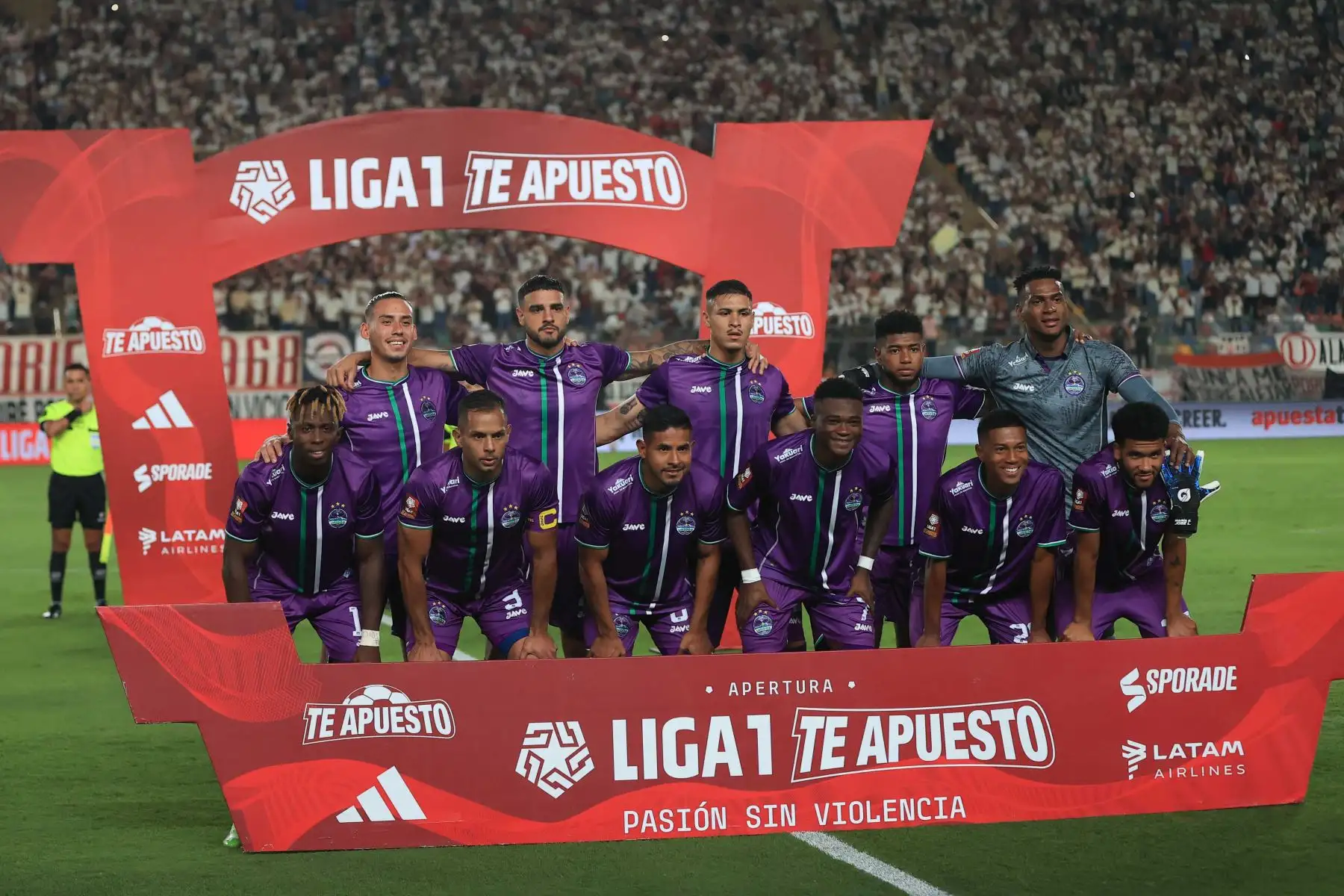 Universitario enfrenta a Comerciantes Unidos en el Estadio Monumental por el Torneo Apertura de la Liga 1. Foto: ANDINA/Jhonel Rodríguez Robles