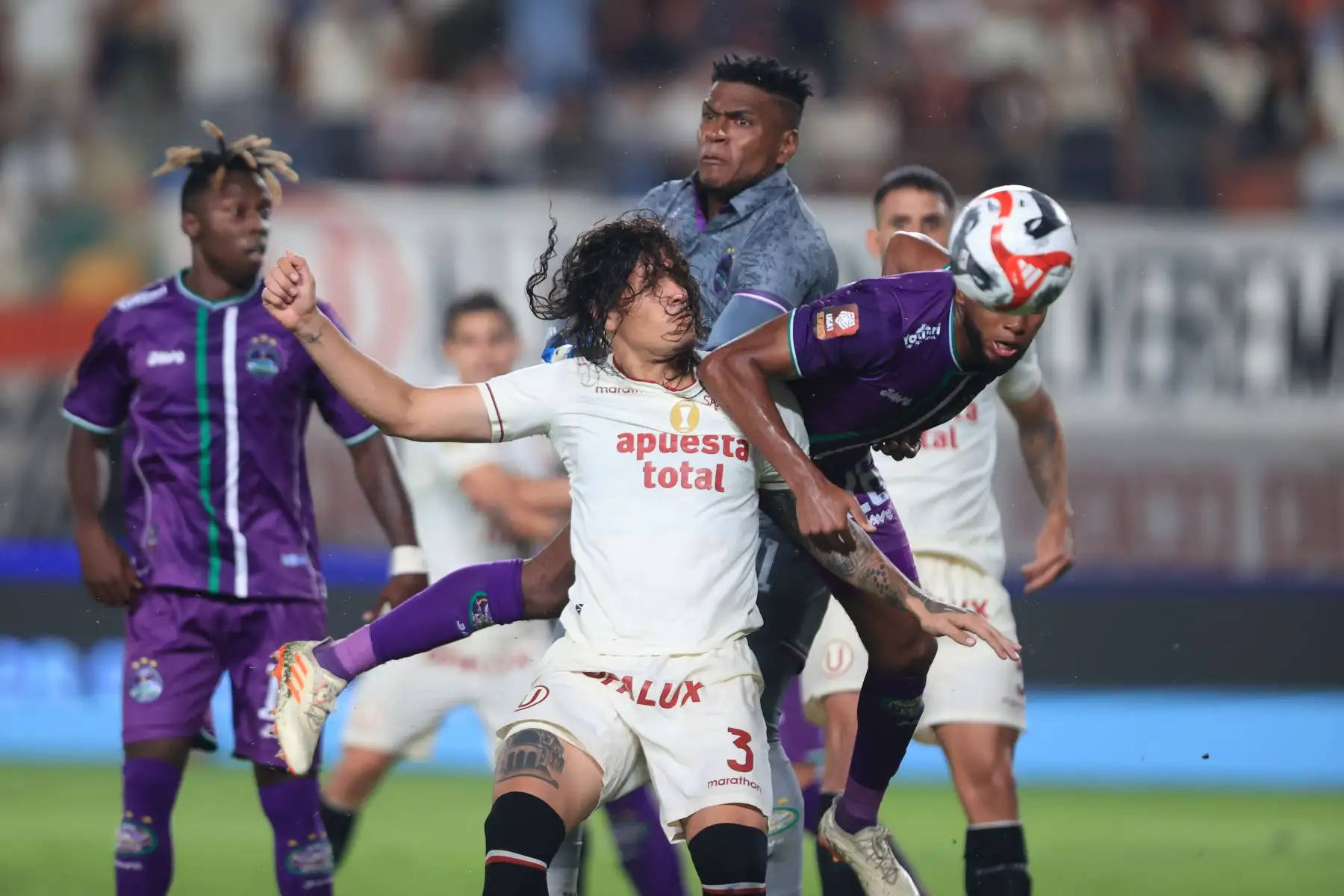 Universitario enfrenta a Comerciantes Unidos en el Estadio Monumental por el Torneo Apertura de la Liga 1. Foto: ANDINA/Jhonel Rodríguez Robles